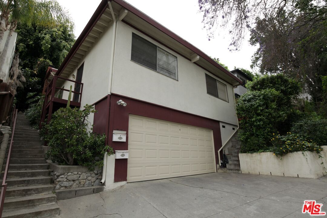 Primary Photo - 1531 Elevado St