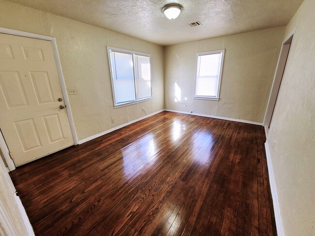 Foto del edificio - Remodeled Home in NW OKC