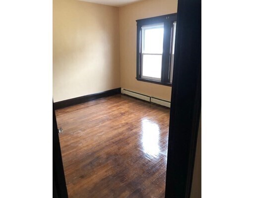 Foto del edificio - 256-258 Malden St