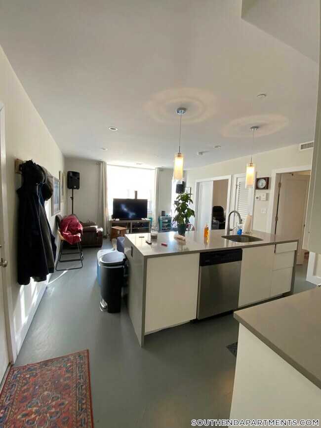 Building Photo - 659 Massachusetts Ave