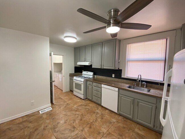 Foto del edificio - Beautiful Craftsman 3 bedroom 2 bath home ...