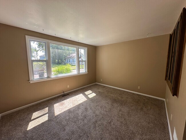 Foto del edificio - 806 15th Ave S