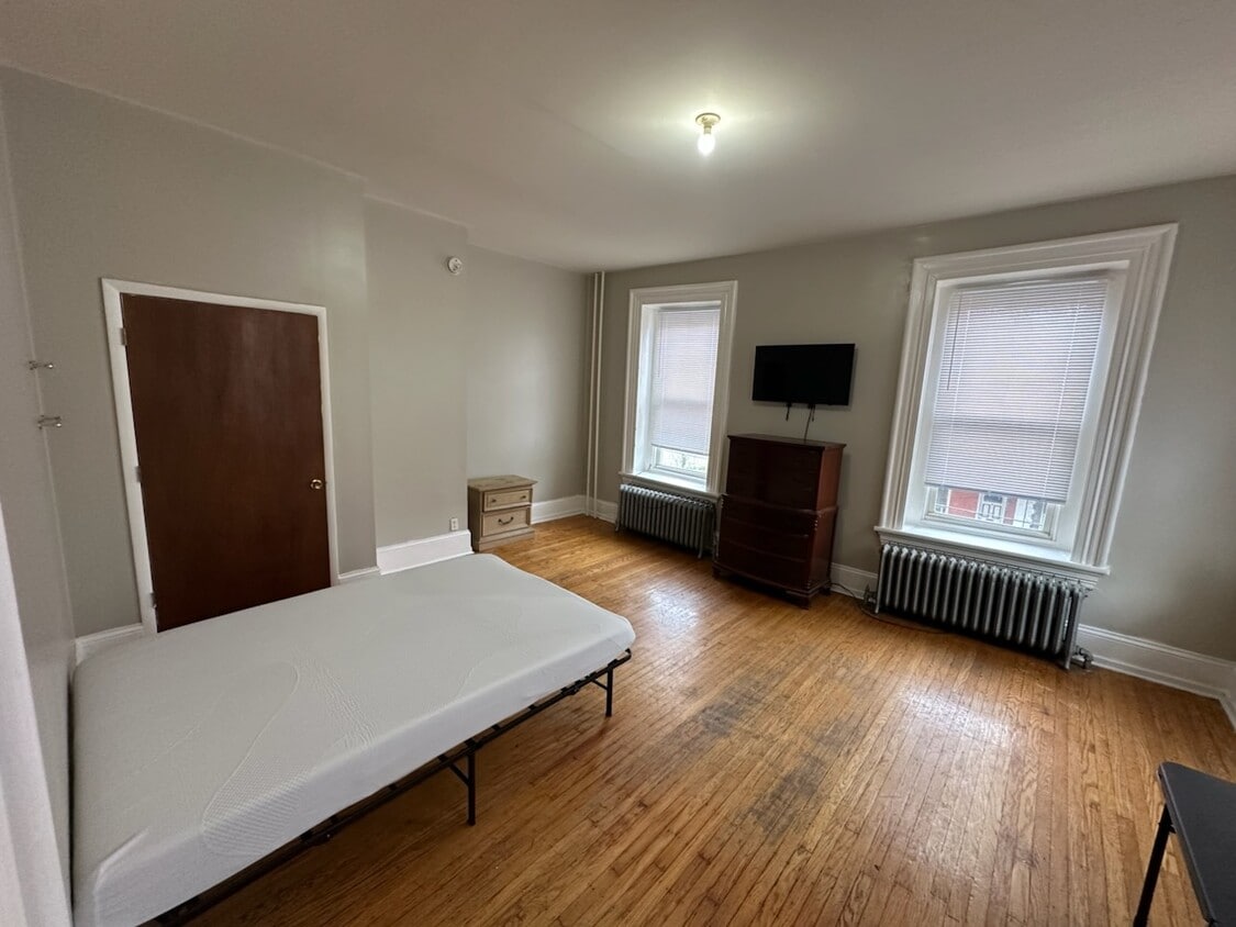 Building Photo - 4617 Penn St