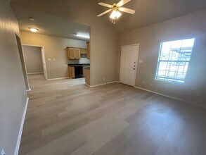 Building Photo - 105-107 Sunburst Ct