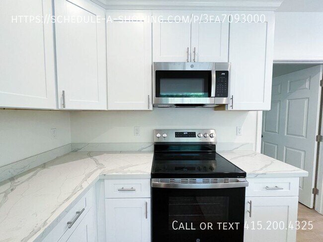 Building Photo - Newly Built 2 Bedroom 2 Bath Home in Marina!