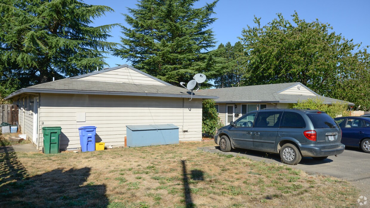 Building Photo - 5440 SE 87th Ave