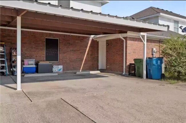 Building Photo - 805 Chambers Creek Cir