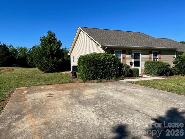Building Photo - 131 McKendree Rd