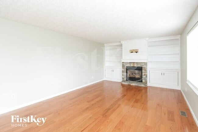 Foto del edificio - 330 Bridle Creek Dr