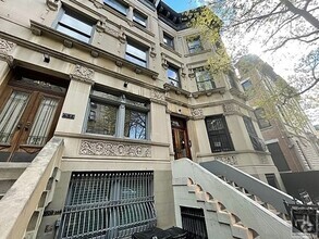 Building Photo - VERY BRIGHT  DUPLEX 3  BEDROOMS/ 2 FULL BA...