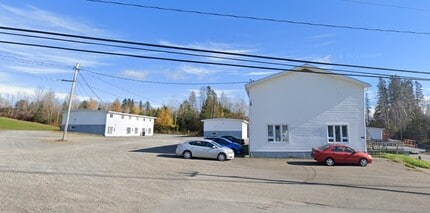 Building Photo - 113-113 St André Rd