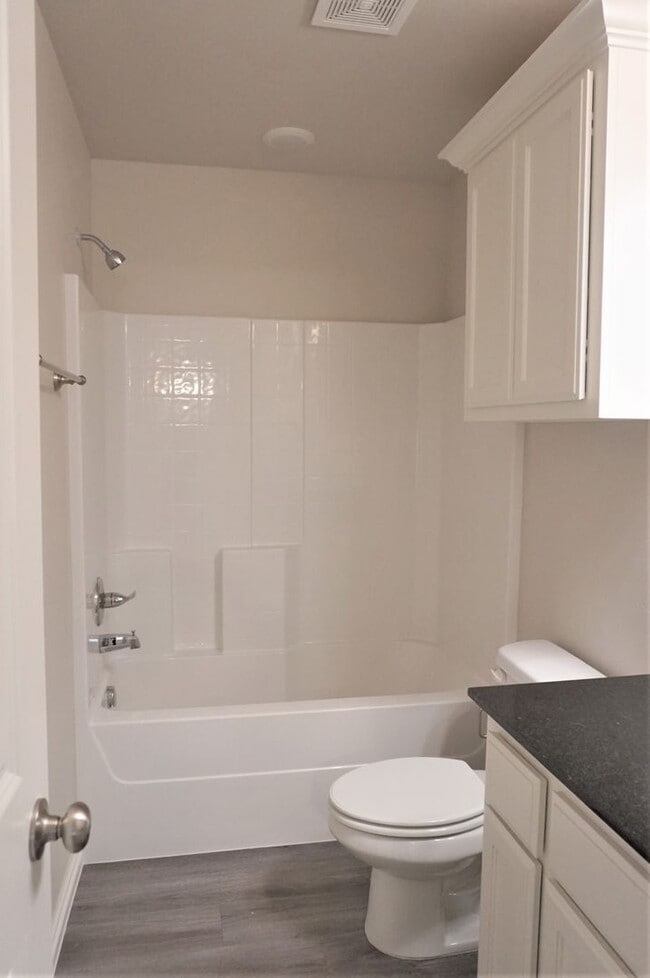 Building Photo - 3 Bed 2 Bath 2 Car Duplex in Chisholm Creek NW OKC