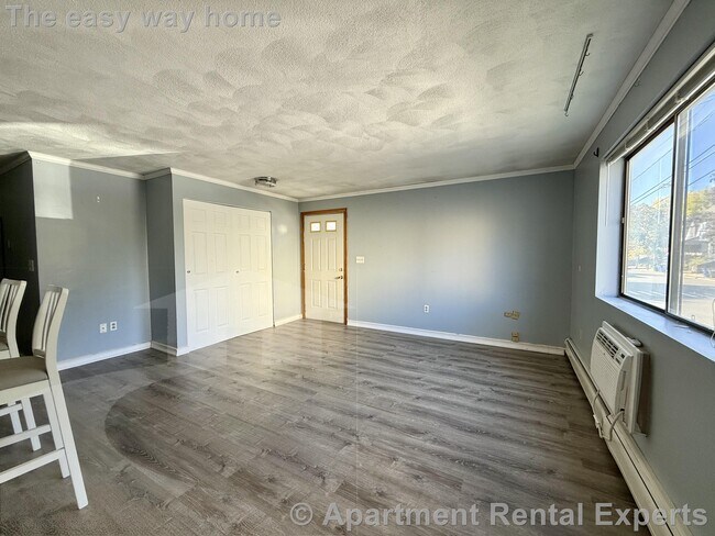 Building Photo - Somerville/Davis Square 2 Bedroom