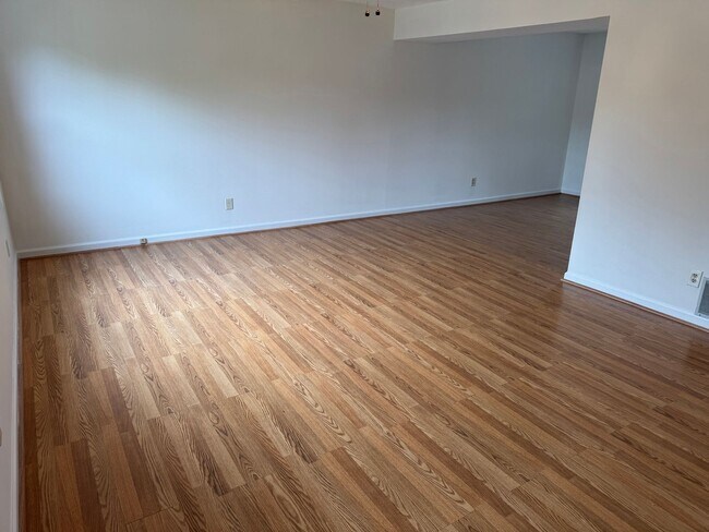 Foto del edificio - Gorgeous 2 BR Townhouse in New Market!