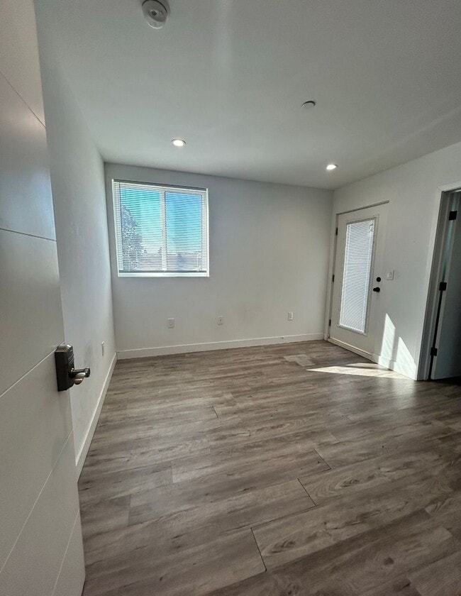 Private Bedroom w Personal Bathroom & Shower, shared student-oriented space - Private Bedroom w Personal Bathroom & Shower, shared student-oriented space Apartment