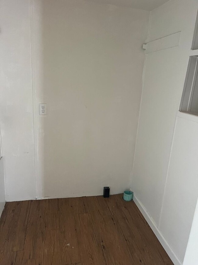 Building Photo - Well maintained mobile home