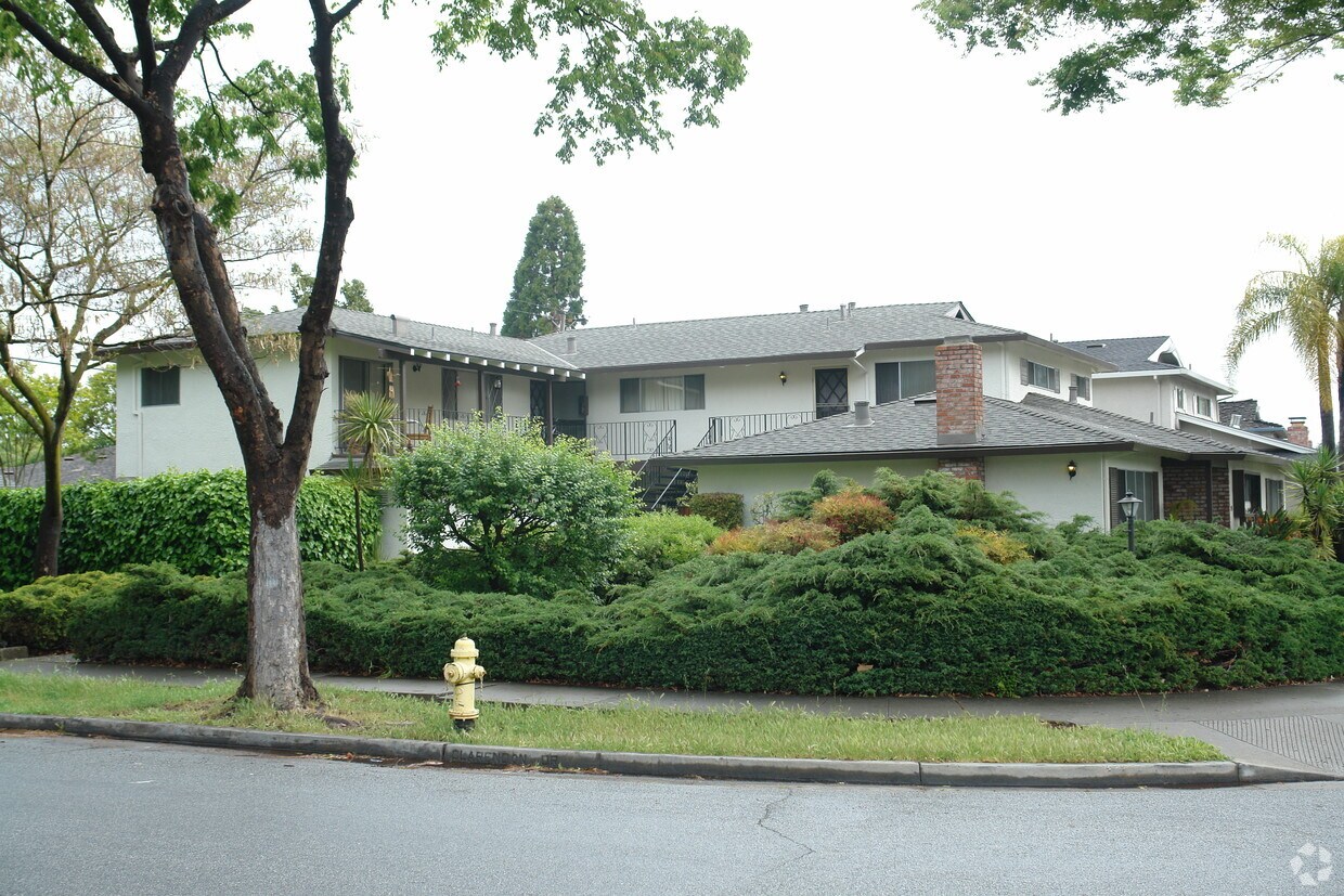 Foto principal - 1345 Saratoga Ave