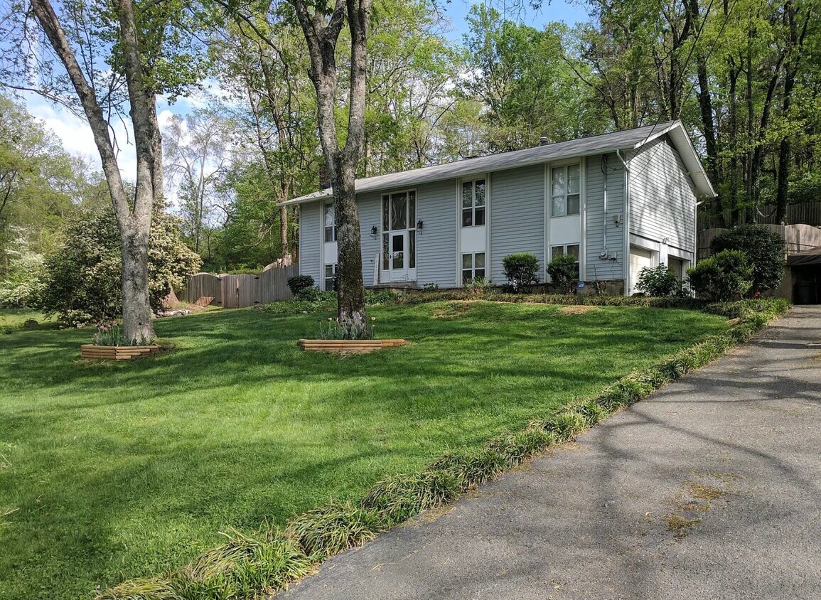 10412 Pinedale Dr, Knoxville, TN 37922 House for Rent in Knoxville