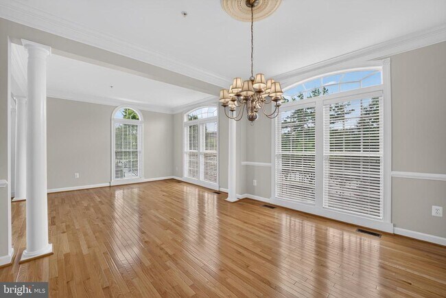 Foto del edificio - 30 Sharpstead Ln