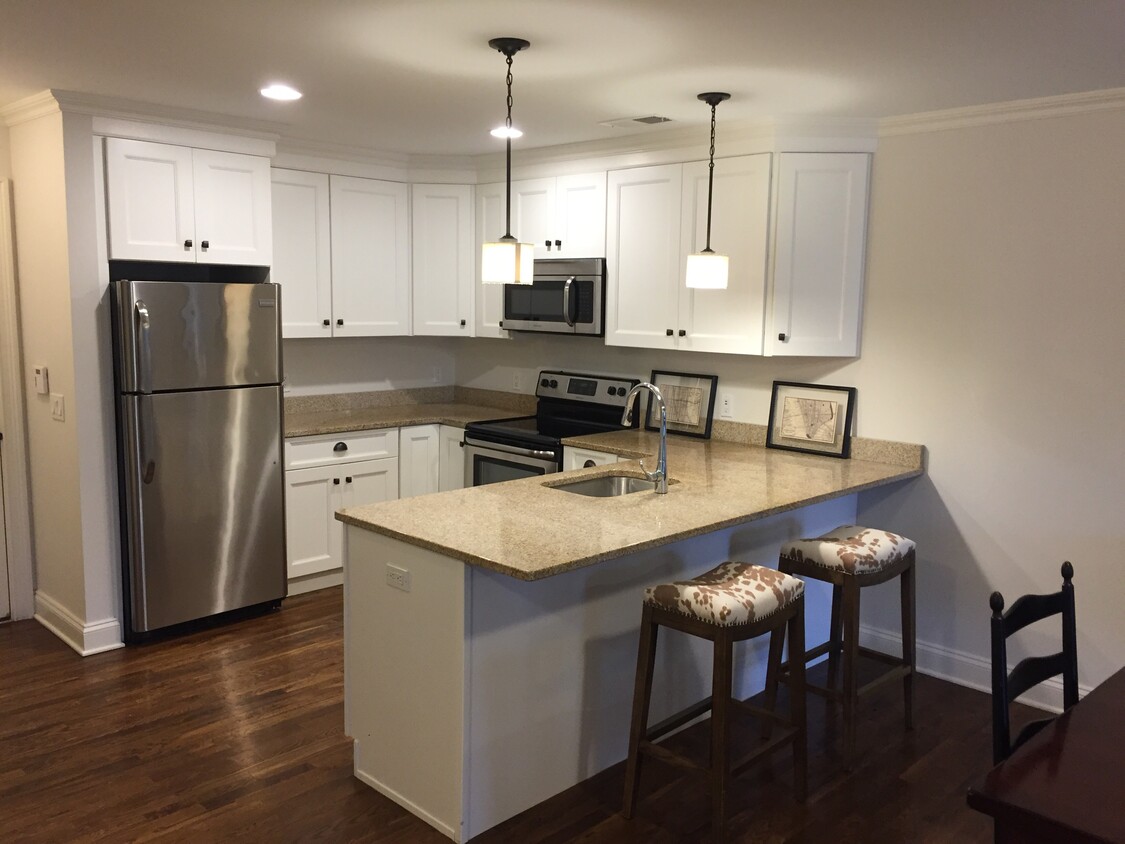 Foto principal - 159 Danbury Rd
