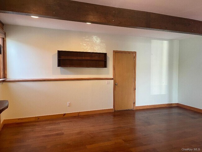 Foto del edificio - 265 Edwards Blvd