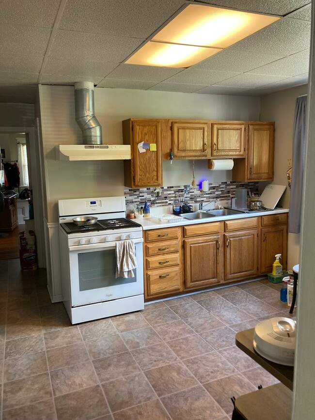 kitchen - 1241 Western Ave