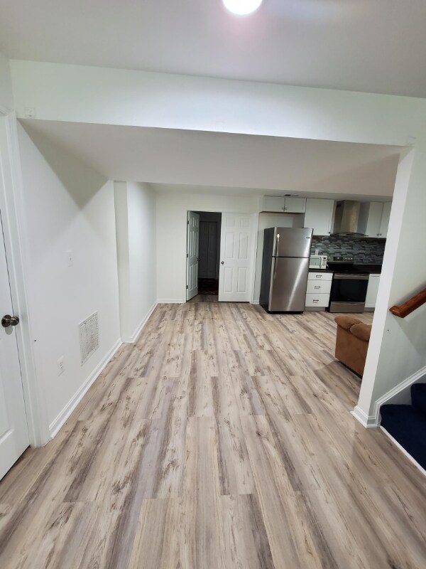 Building Photo - 147 Carriage Hill Dr