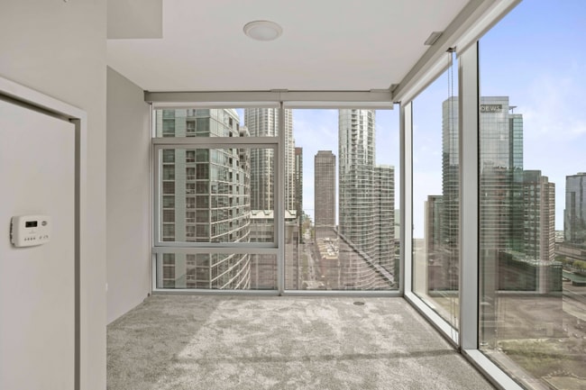 Photo - 195 E Illinois St Apartment