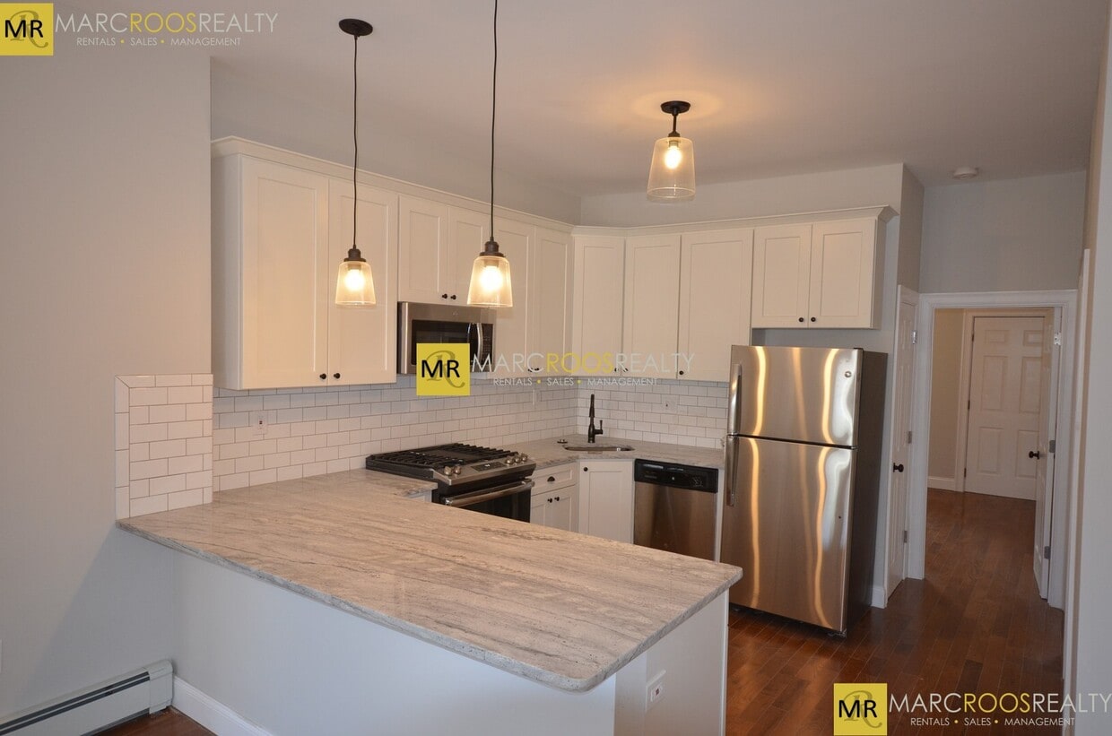 Primary Photo - 1 Chelsea Ter