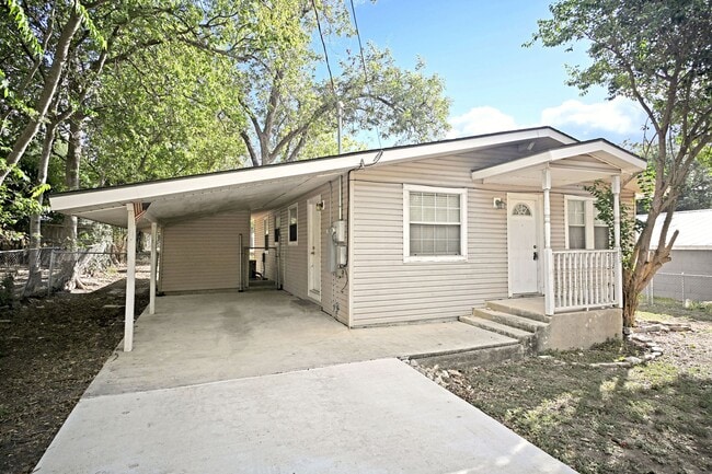 Foto del edificio - 633 S Academy Ave