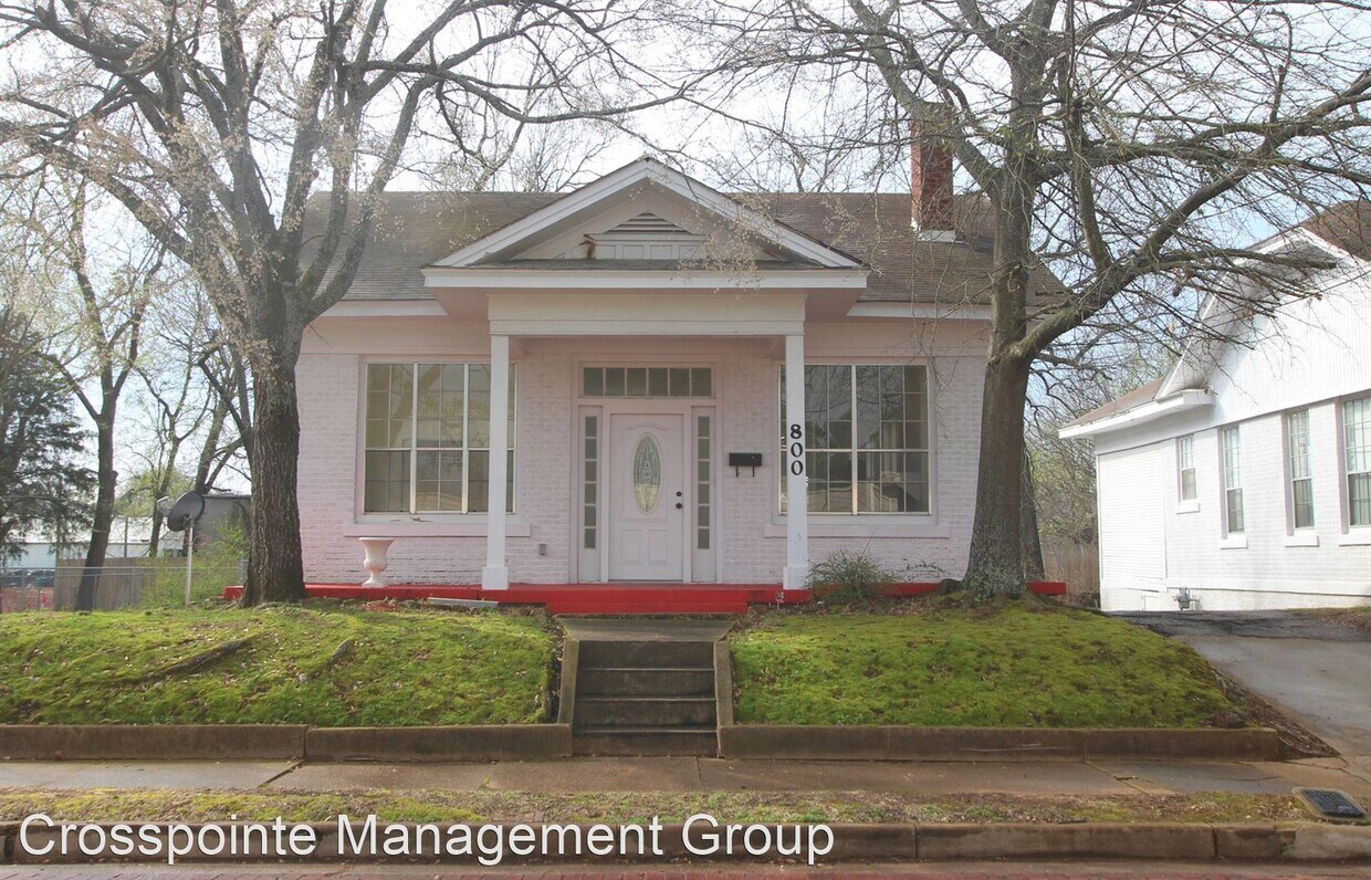 Primary Photo - 3 br, 1 bath House - 800 W. Ferguson