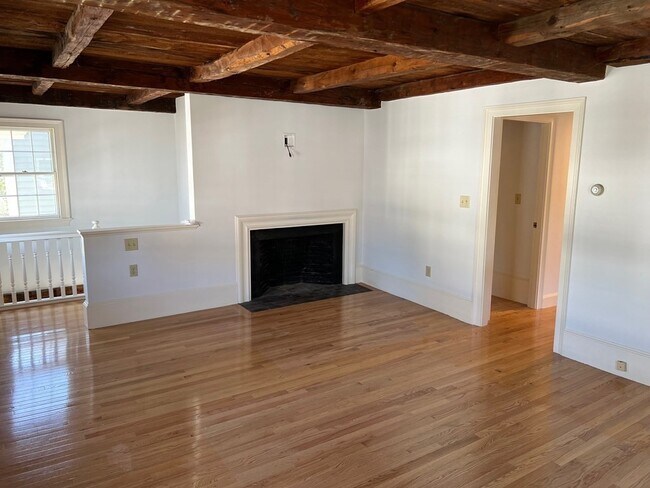 Building Photo - 8 Morse Ct