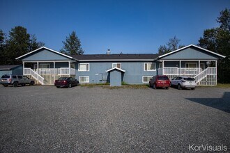 Building Photo - 4004 E Steven Dr