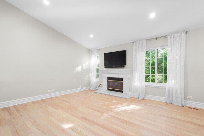 Building Photo - 2425 Palazzo Dr