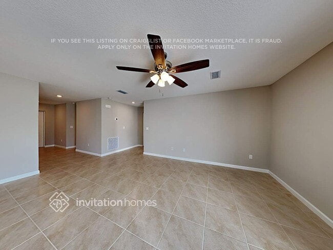 Building Photo - 792 SW Babbit Dr