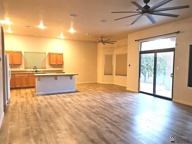 Foto del edificio - 3422 W 16th Ln