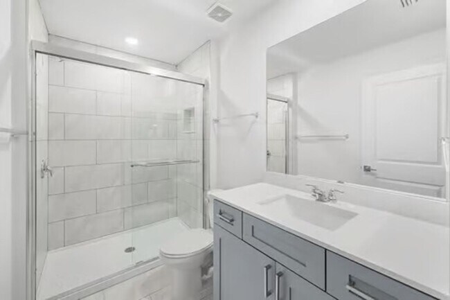 Foto del edificio - 3182 Oleander Ave