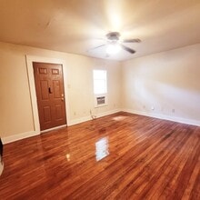 Building Photo - 504 Crosley St