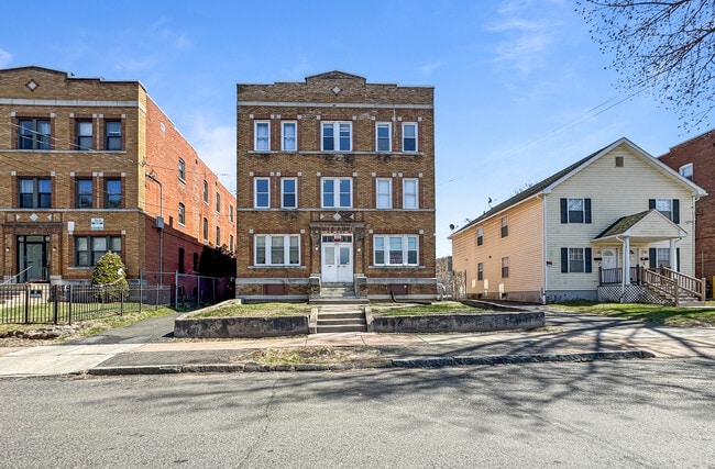 Building Photo - 142-144 Clark St