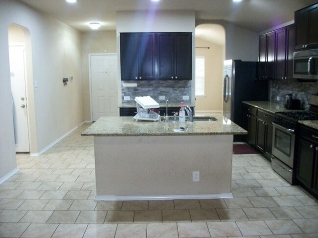 Photo - Great House in the Converse area!