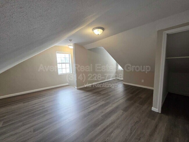 Foto del edificio - 1131 N Florissant Rd