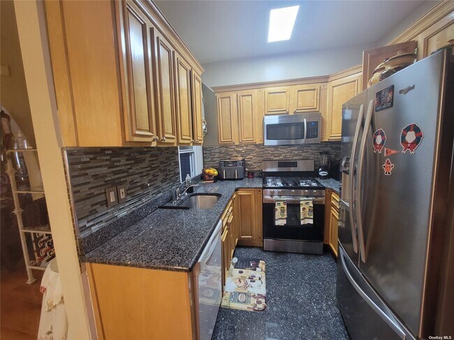 Building Photo - 79-14 68th Rd