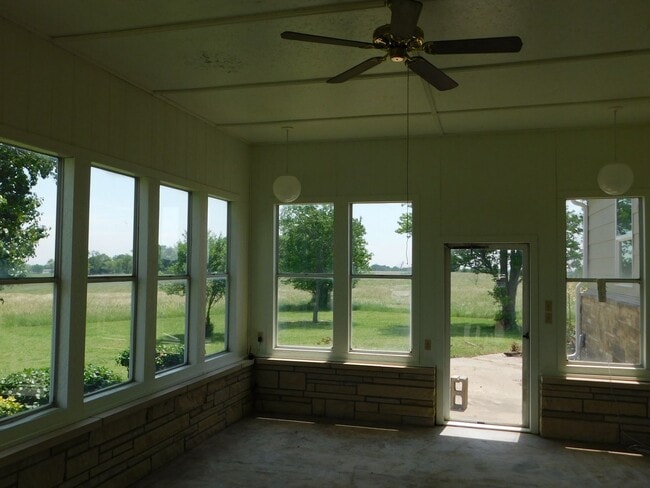 Building Photo - Beautiful countryside home outside Augusta!