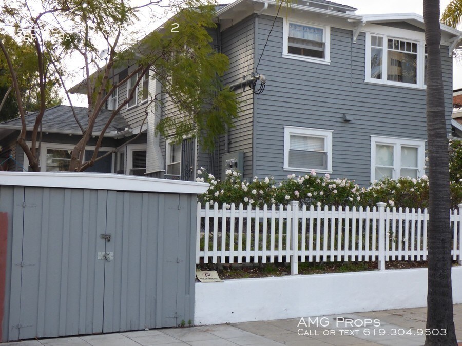 Primary Photo - Beautiful Vintage apartment available NOW!