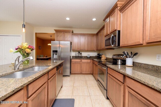 Foto del edificio - 6712 Greenland Chase Blvd