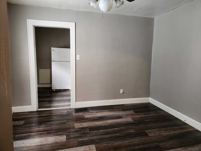 Foto del edificio - 1414 W 32nd St