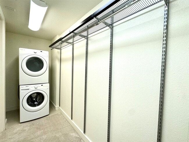 Foto del edificio - 2303 Mid Ln