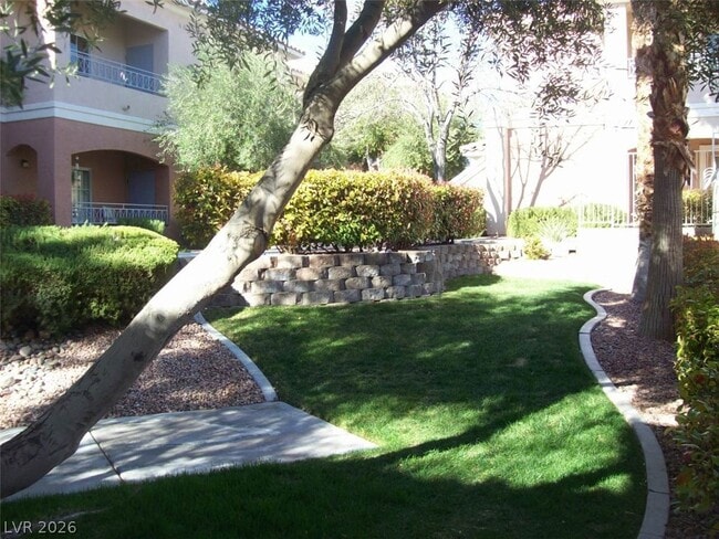 Building Photo - 10553 Pine Glen Ave