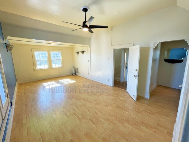 Building Photo - 625 S Mesa St
