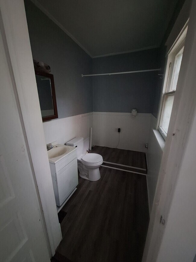 Building Photo - 3 br, 1.5 bath House - 709 Cascade Street